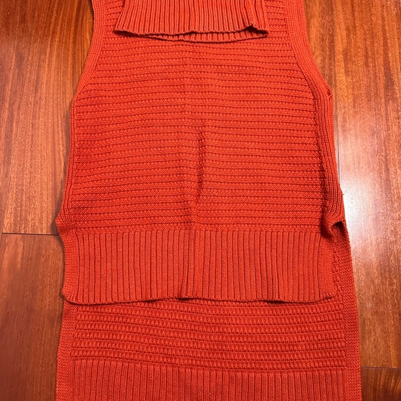 Banana Republic TEXTURED SLEEVELESS TURTLENECK orange vest sweater - Picture 2 of 6